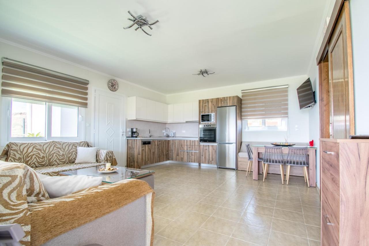 Golden Sunrise Stegna Apartment อาร์คานเยโลส ภายนอก รูปภาพ